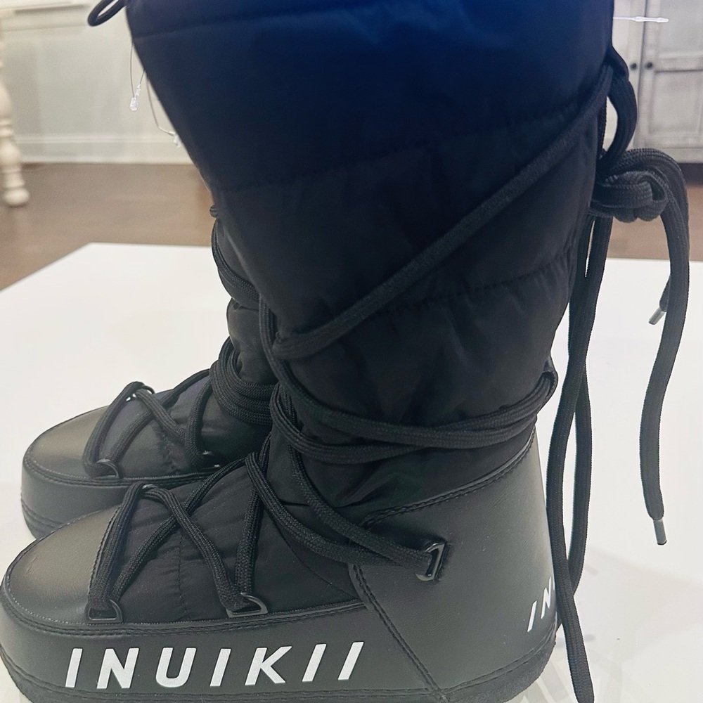 Free People Inuikii Black Puffer Snow Boots sz 7.5 (38) NWOT